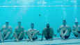 Izsek iz filma - Swimming with Men